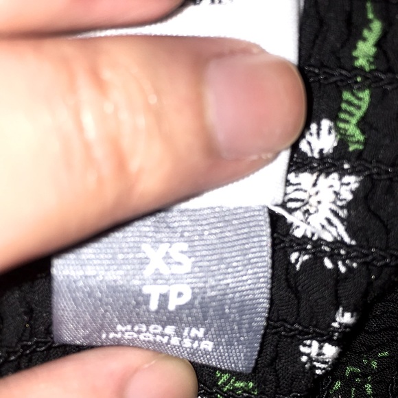 Floral Black Sweetheart Sundress with Straps 🌻 - Picture 6 of 6